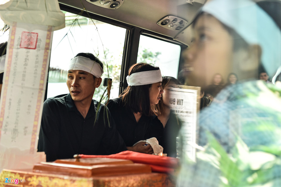 Người thân tiếc thương chiến sĩ PCCC thiệt mạng ở cao tốc Pháp Vân